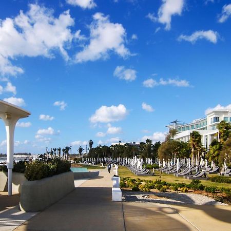 Phaedrus Living: Seaview Luxury Flat Limnaria 151 Apartment Paphos Bagian luar foto