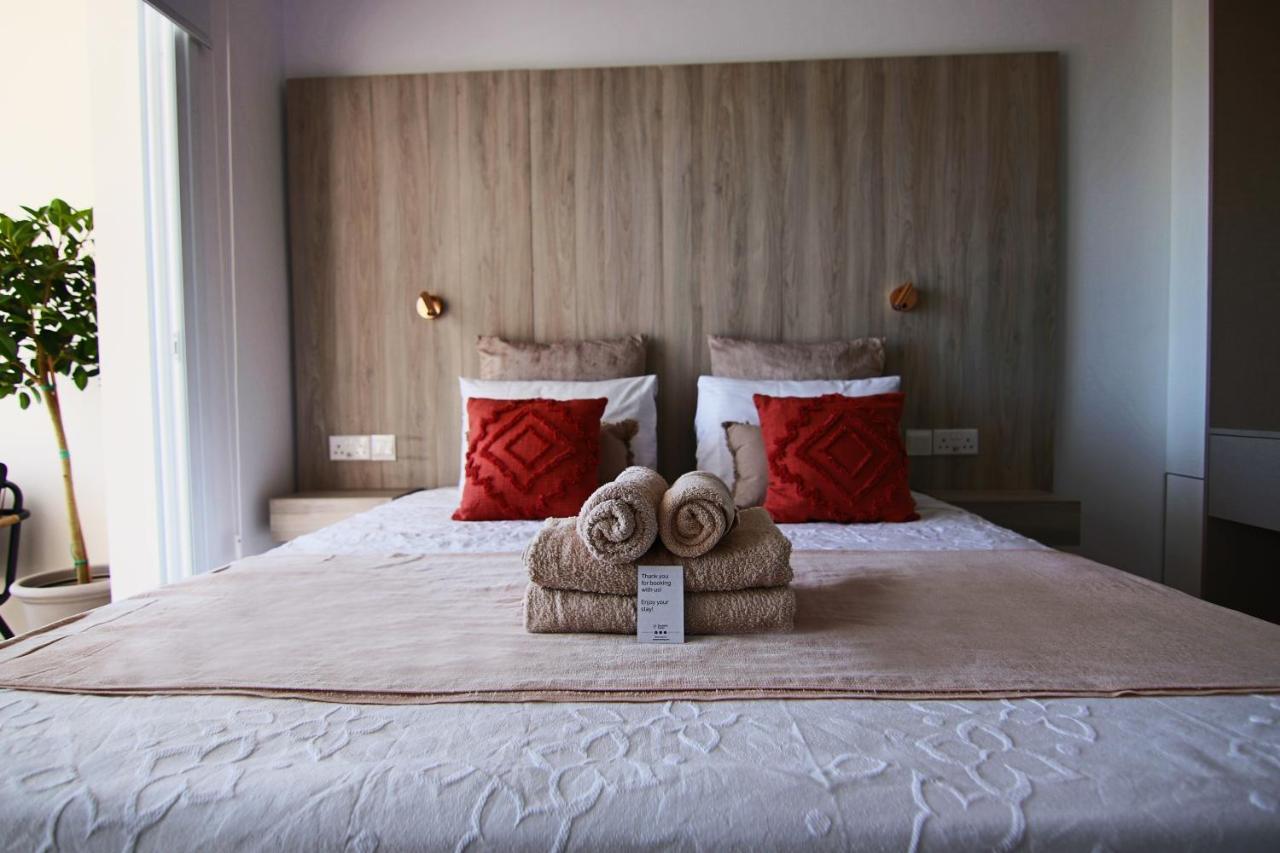 Phaedrus Living: Seaview Luxury Flat Limnaria 151 Apartment Paphos Bagian luar foto