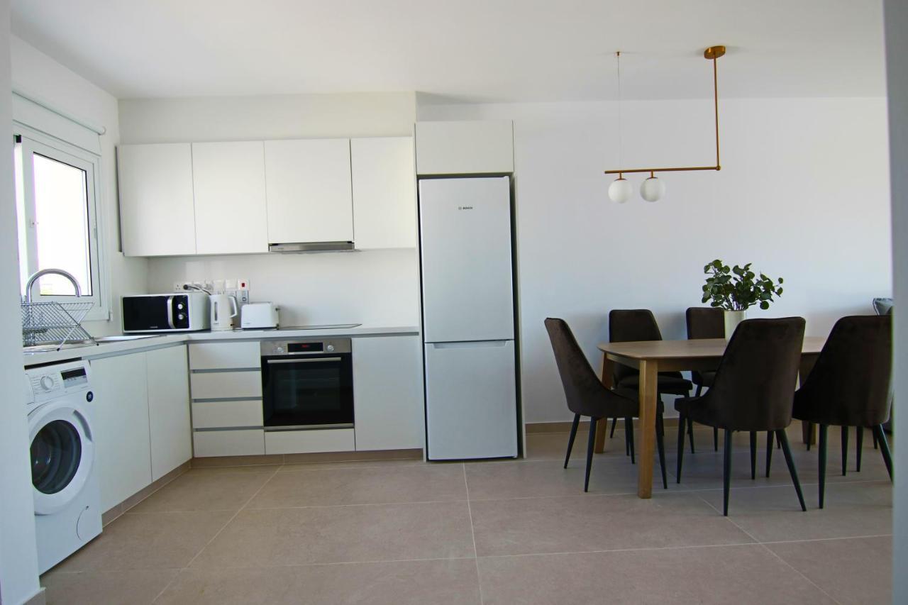 Phaedrus Living: Seaview Luxury Flat Limnaria 151 Apartment Paphos Bagian luar foto