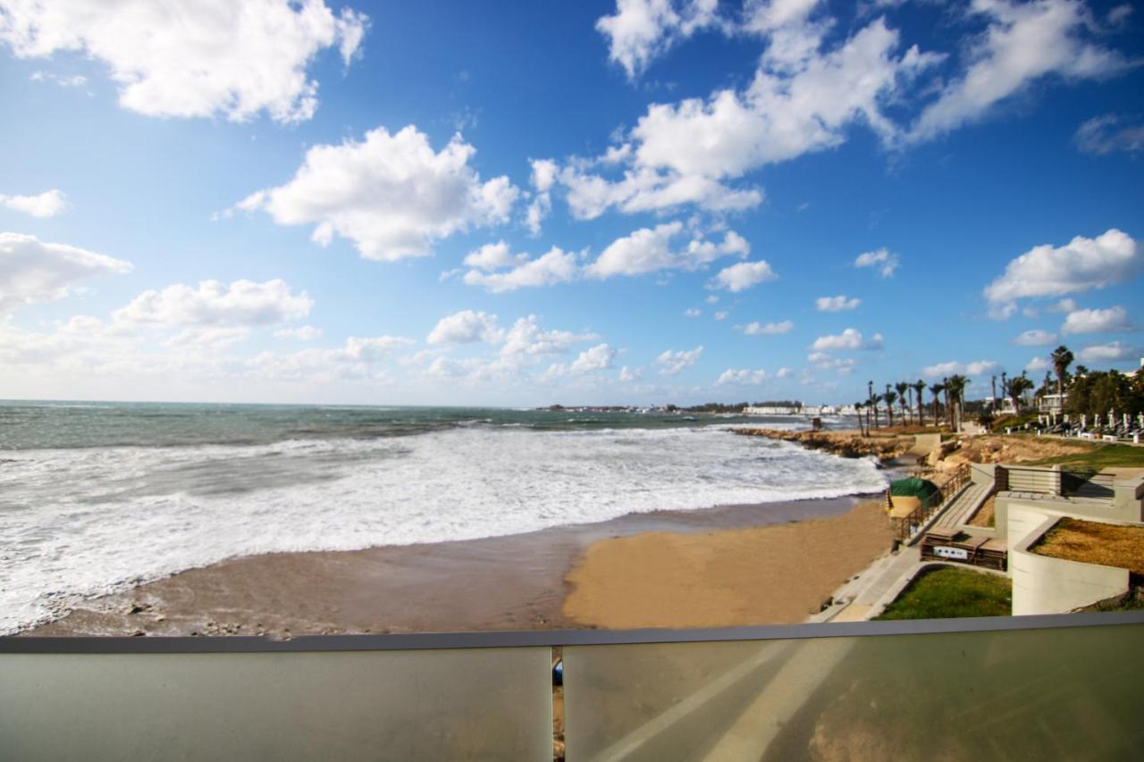 Phaedrus Living: Seaview Luxury Flat Limnaria 151 Apartment Paphos Bagian luar foto